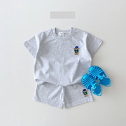 Babykleidungsset mit Bärenstickerei, bunte T-Shirts + lockere Shorts