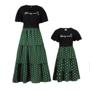 Tenues assorties mère-fille : Chemise à message imprimé et jupe à pois