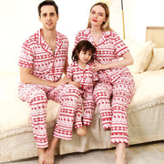 Pyjamas assortis à manches courtes pour toute la famille