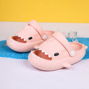 Niedlicher Cartoon-Slipper in Haifischform für Kinder